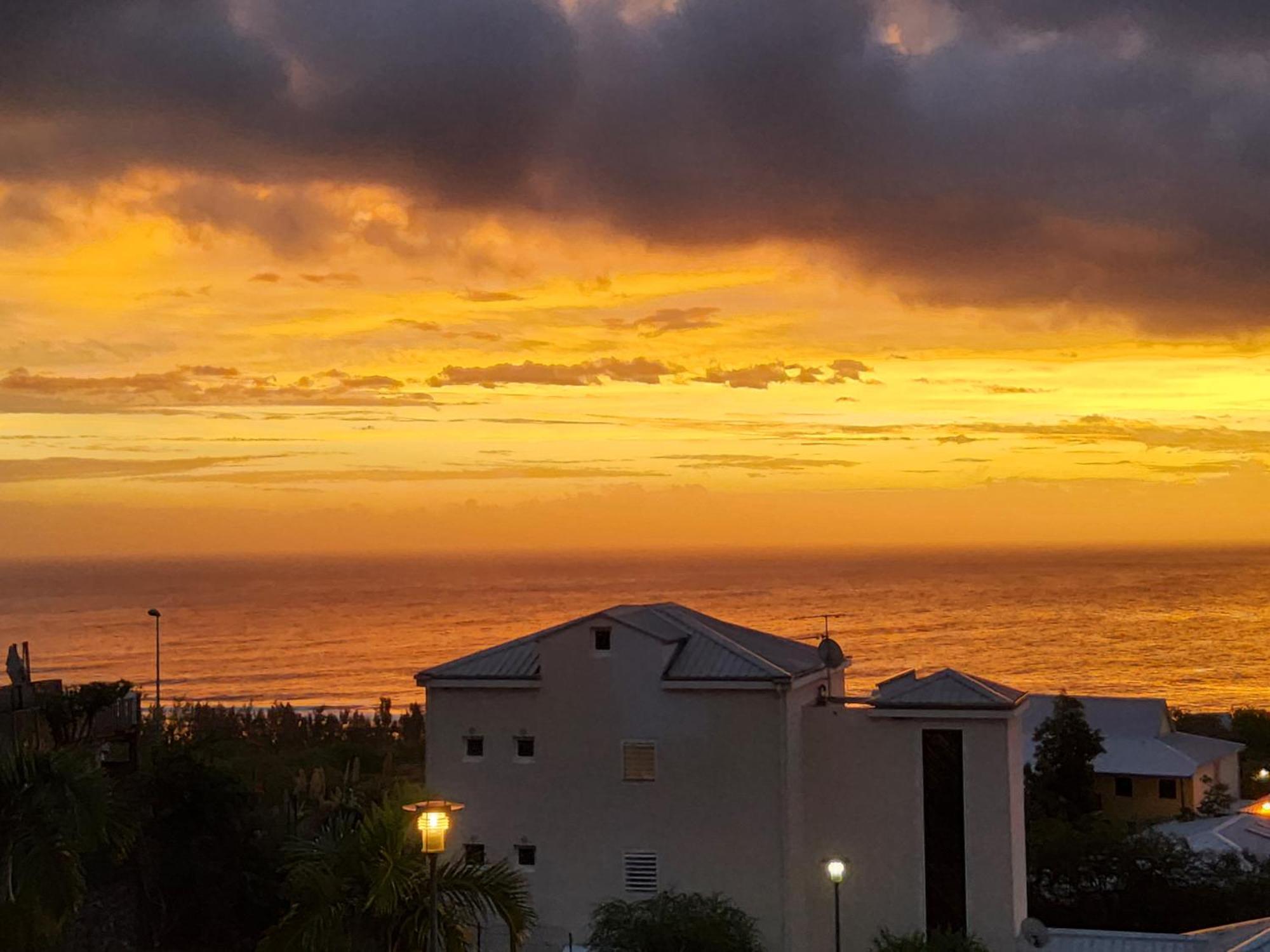 Beau T3 Litchi Vue Ocean Piscine Apartment Saint-Gilles-les Bains Luaran gambar